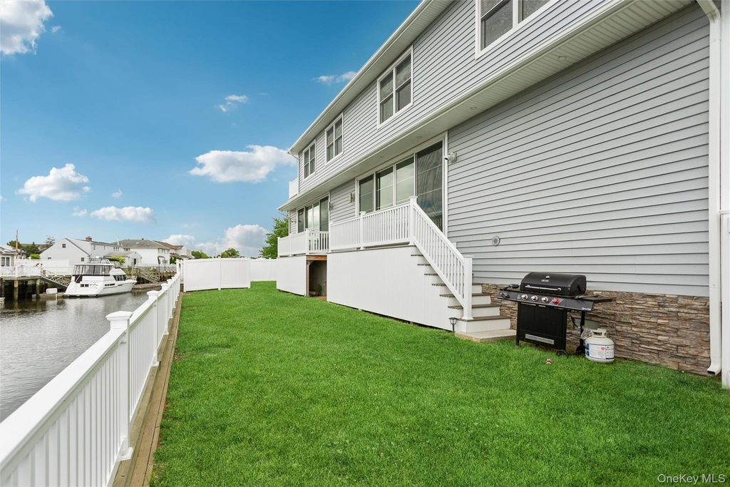 169 Mott Street - Photo 27