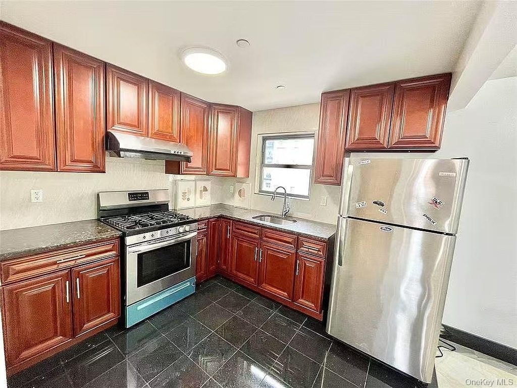 3147 137th Street - Photo 4
