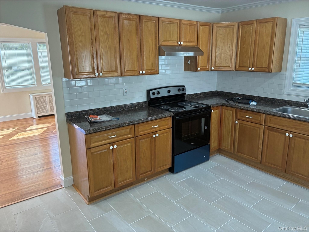904 11th Street - Photo 4