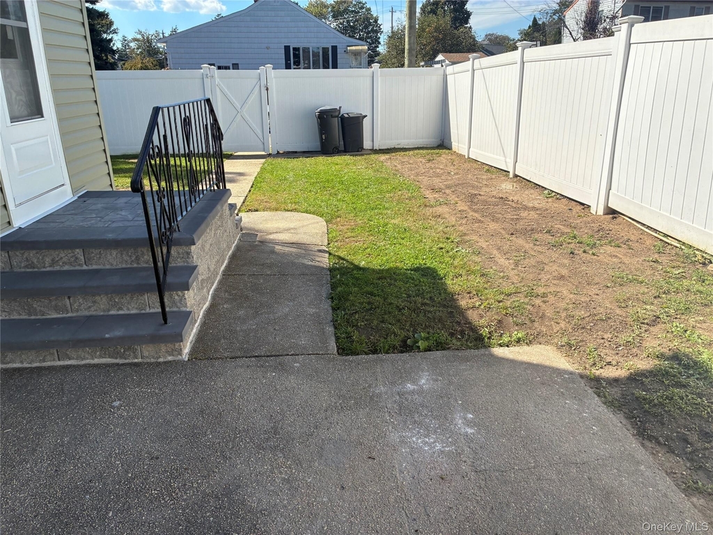 904 11th Street - Photo 2