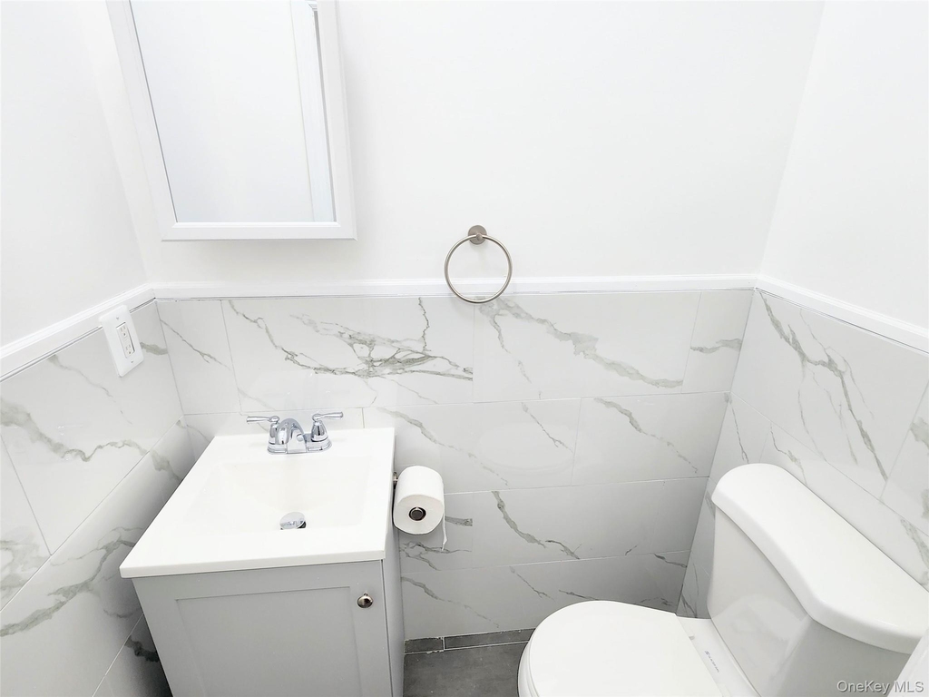 60-22 Flushing Avenue - Photo 11