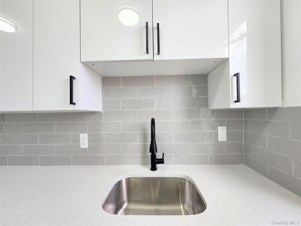 60-22 Flushing Avenue - Photo 4