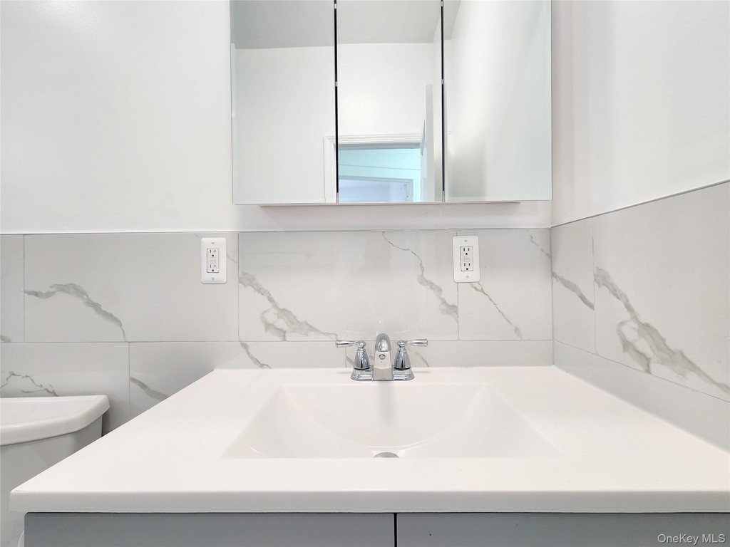 60-22 Flushing Avenue - Photo 10
