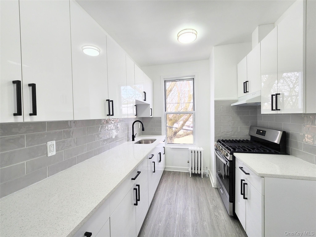 60-22 Flushing Avenue - Photo 2