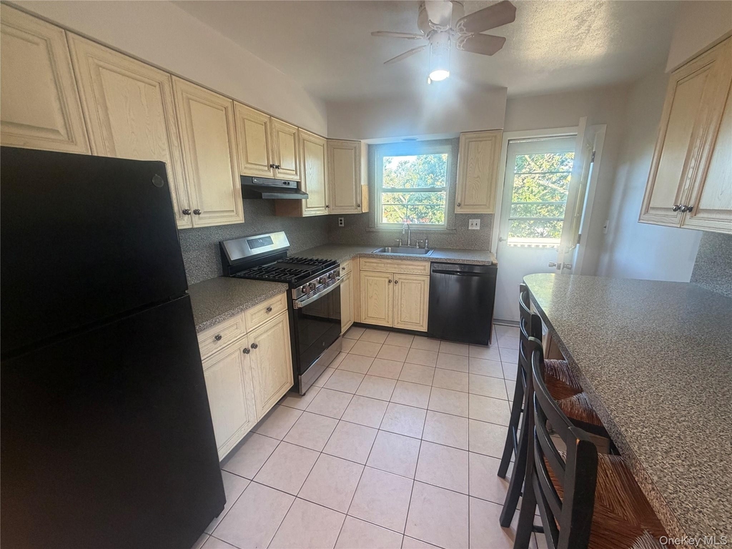 325 Glenbrook Avenue - Photo 2