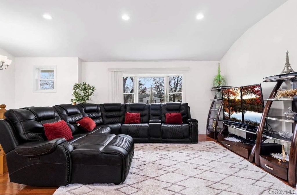 2 Somers Lane - Photo 7