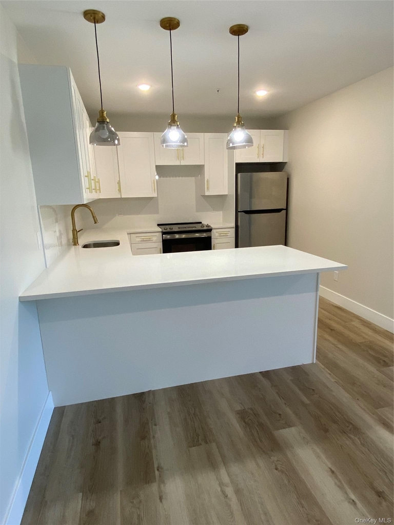 126 Montgomery Street - Photo 2