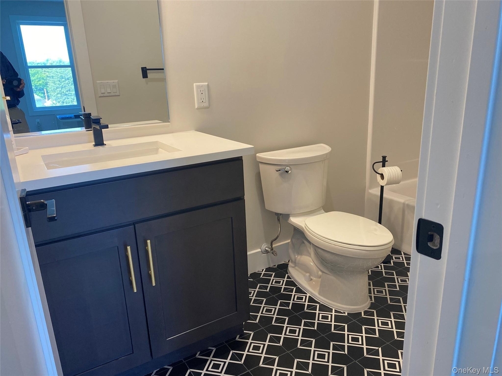126 Montgomery Street - Photo 11
