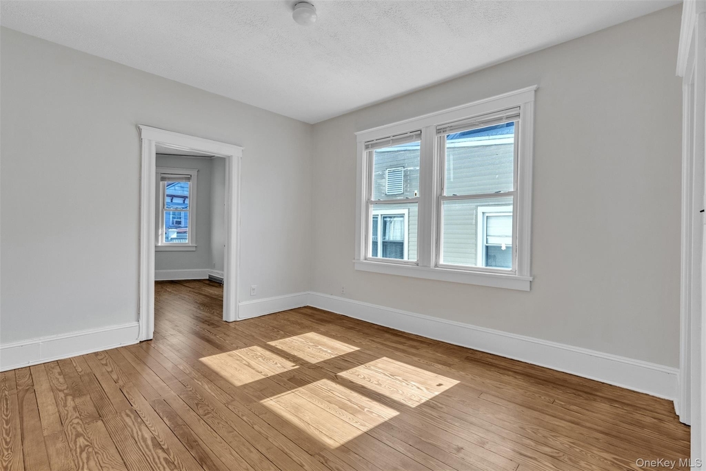 28 W Elizabeth Street - Photo 10