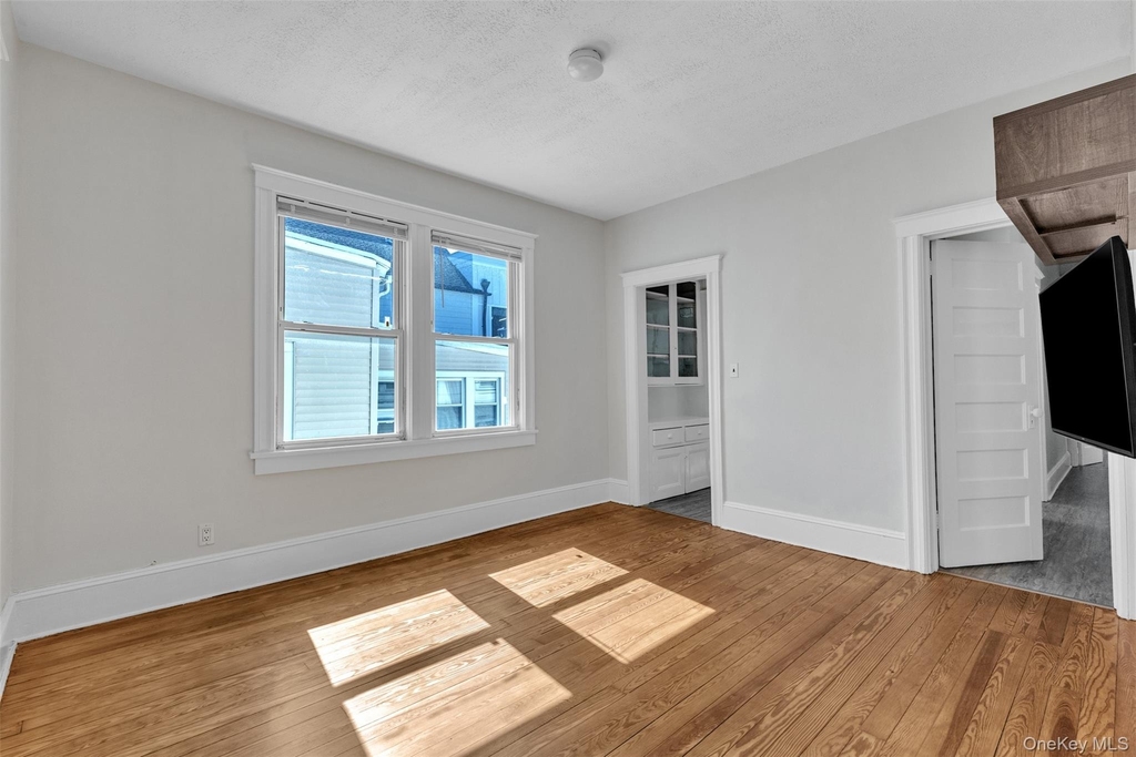 28 W Elizabeth Street - Photo 11