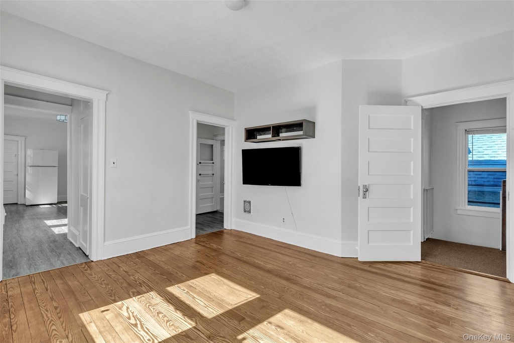 28 W Elizabeth Street - Photo 9