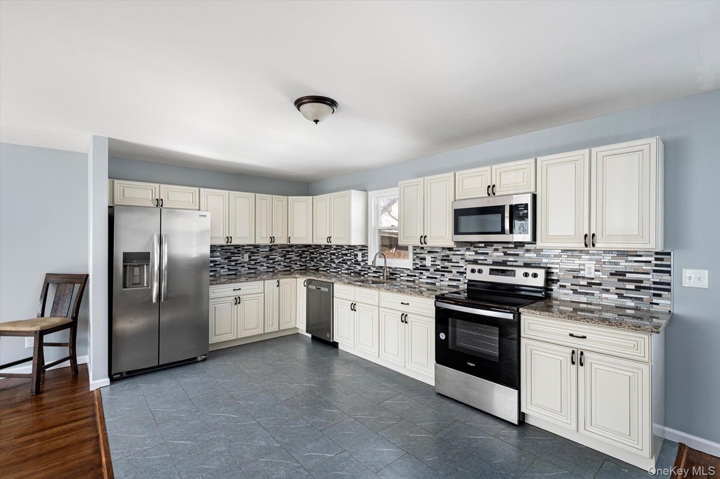 93 Garfield Boulevard - Photo 4