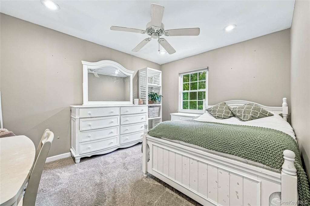 4 Bartlett Commons - Photo 18