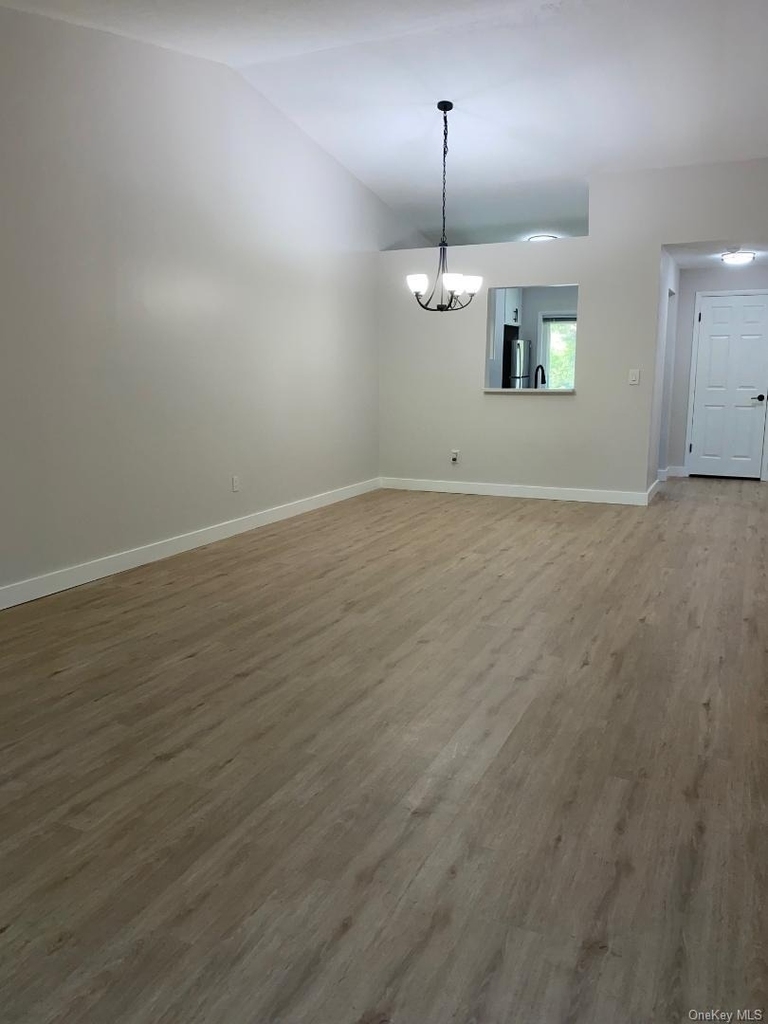 85 N Middletown Road - Photo 3