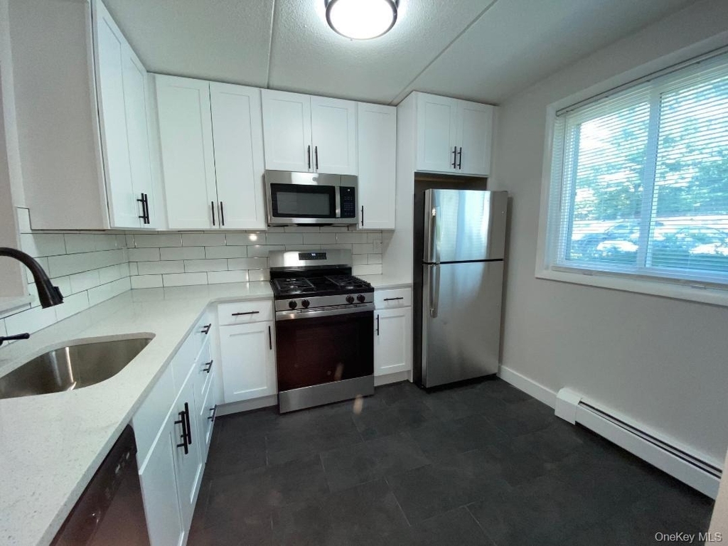 85 N Middletown Road - Photo 1