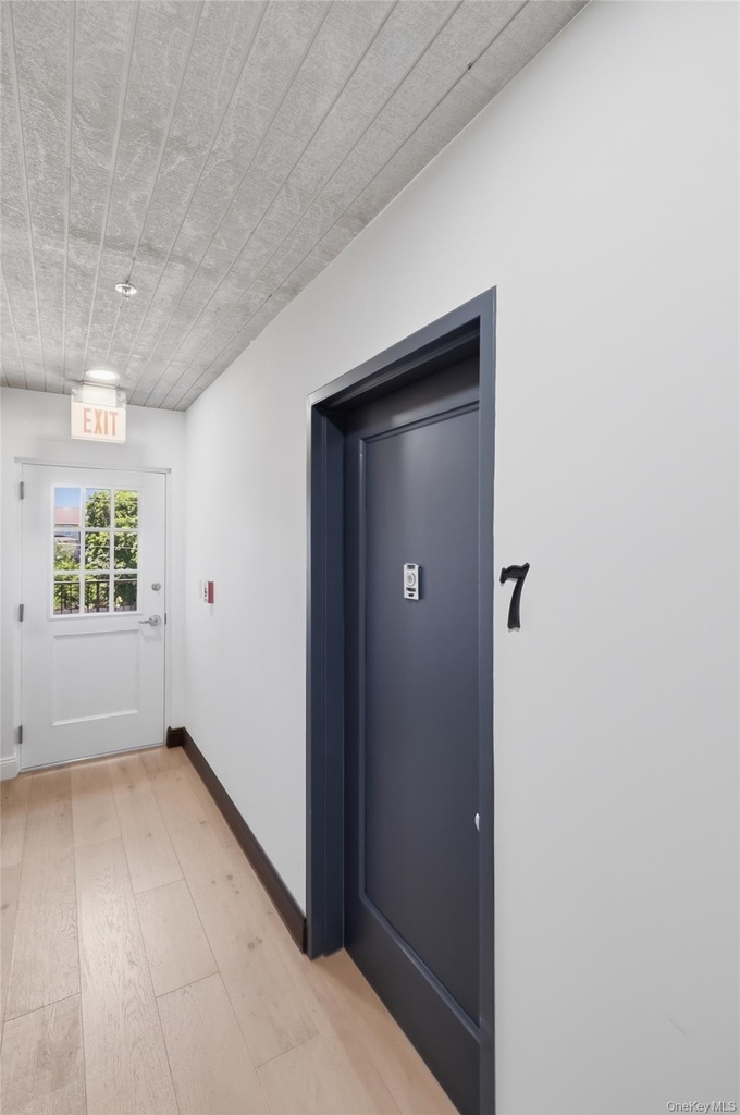 207 Main Street - Photo 5