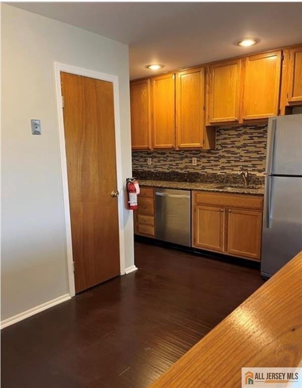 4212 Birchwood Court - Photo 9
