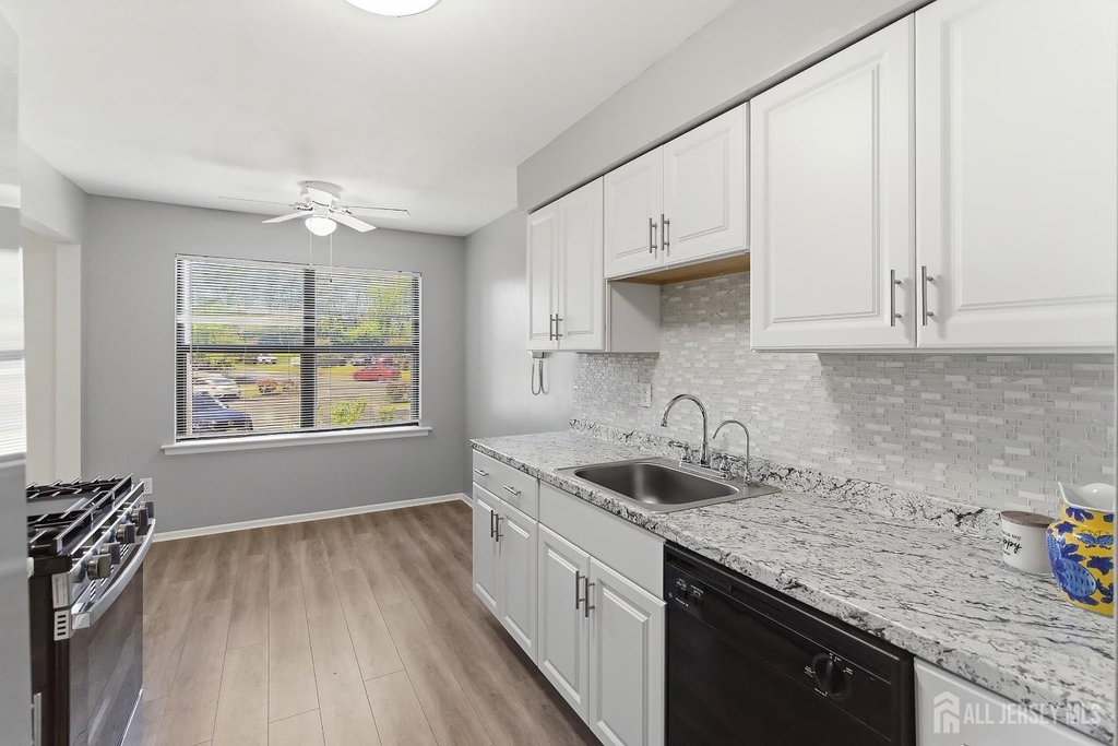 324 Sharon Garden Court - Photo 11