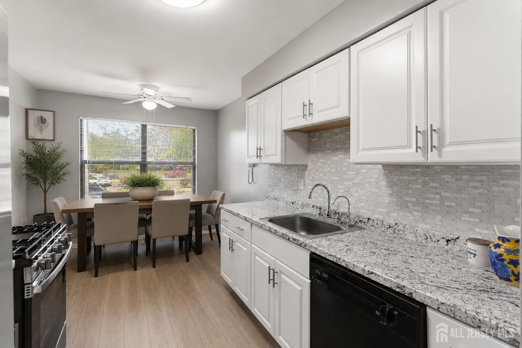 324 Sharon Garden Court - Photo 5