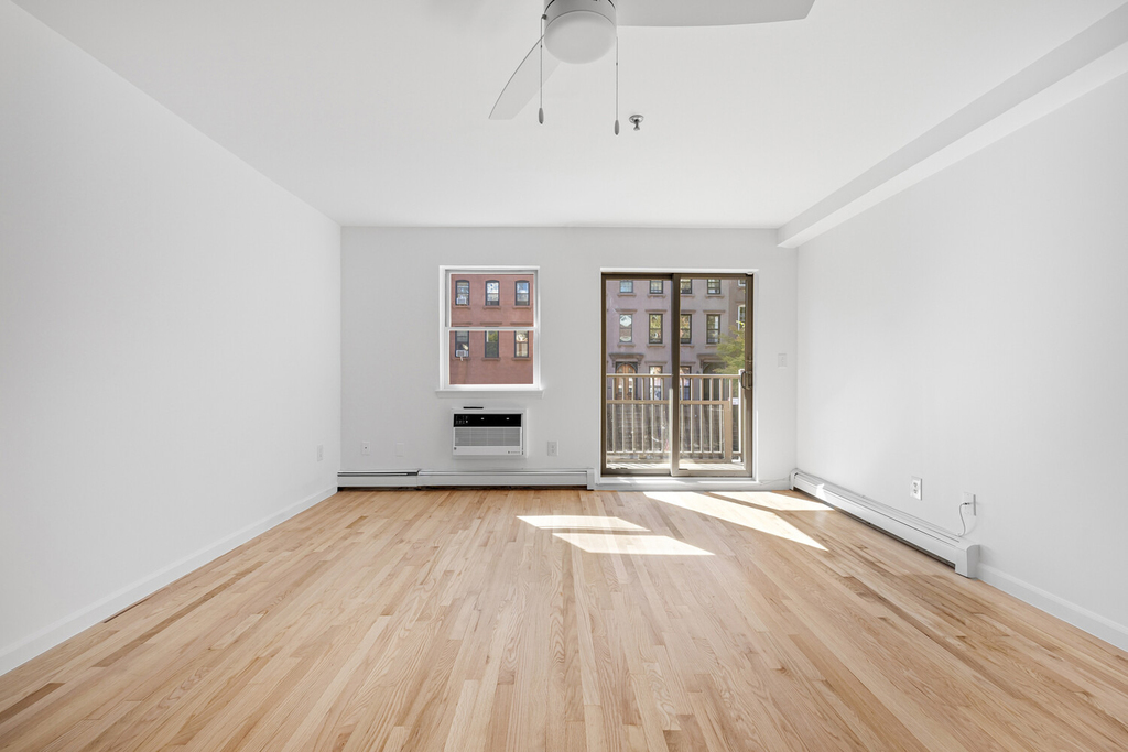 125 Bergen Street - Photo 0