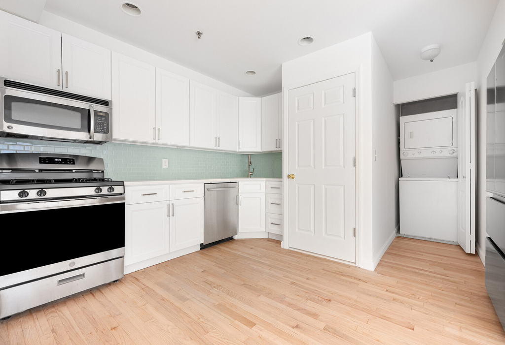 125 Bergen Street - Photo 3