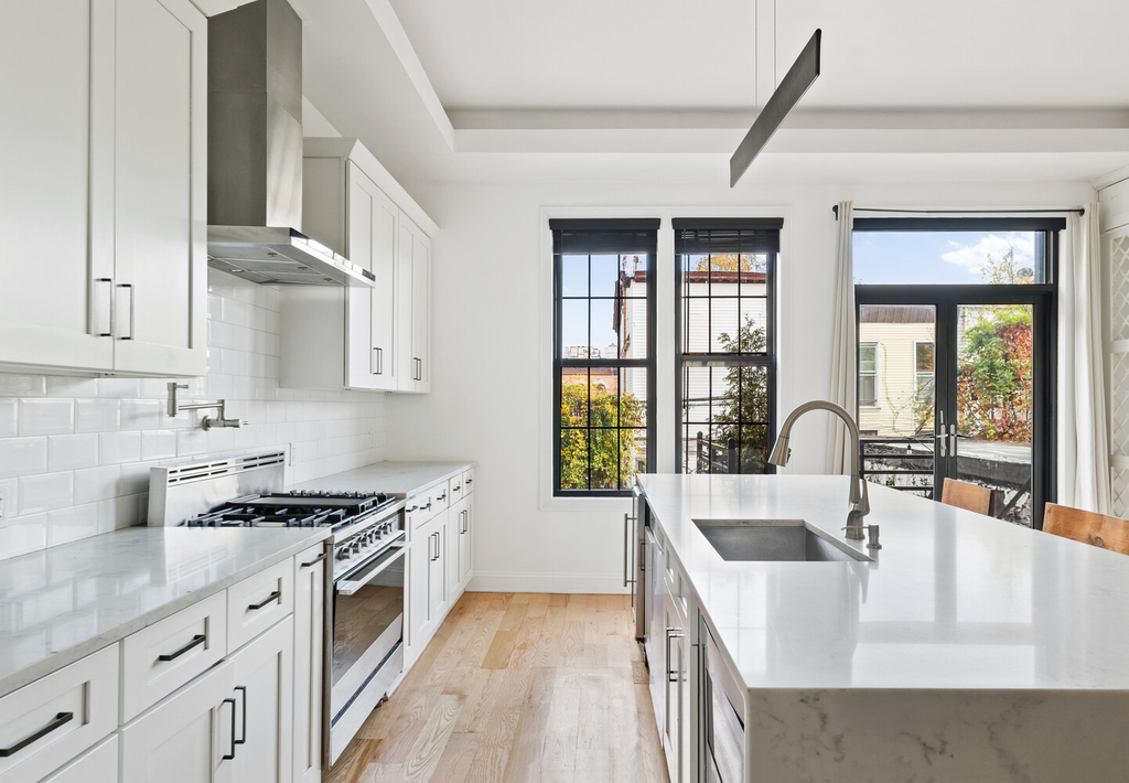 170 Schaefer Street - Photo 3