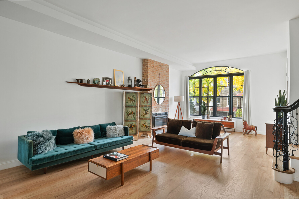 170 Schaefer Street - Photo 0