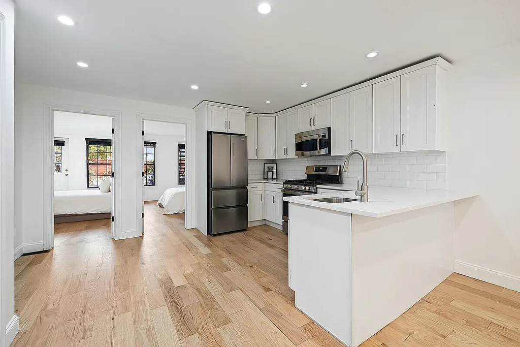 170 Schaefer Street - Photo 16