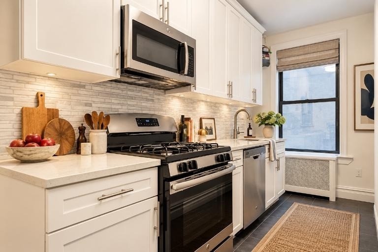 280 Riverside Drive - Photo 2