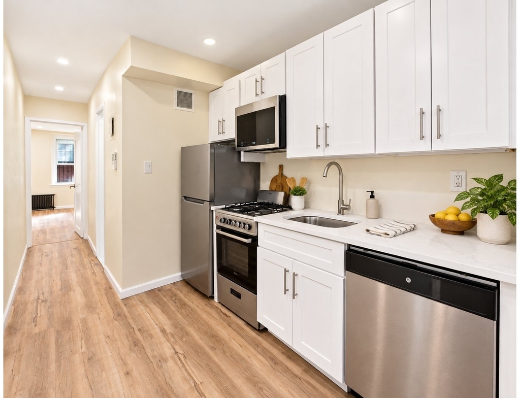 135 W 95th Street - Photo 1