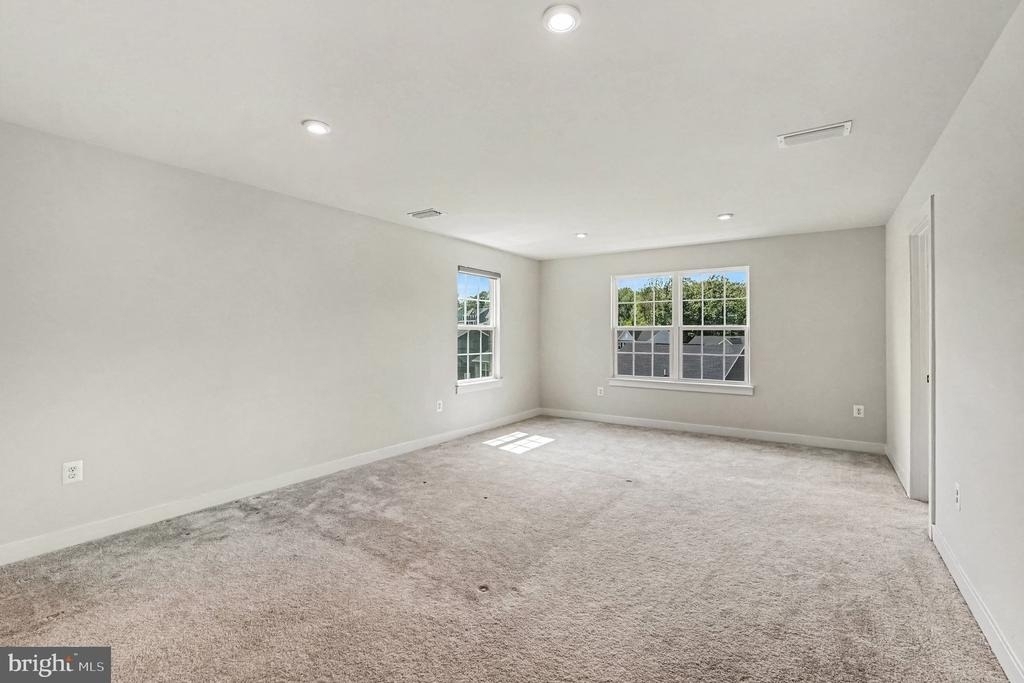 352 Greenstead Drive - Photo 18