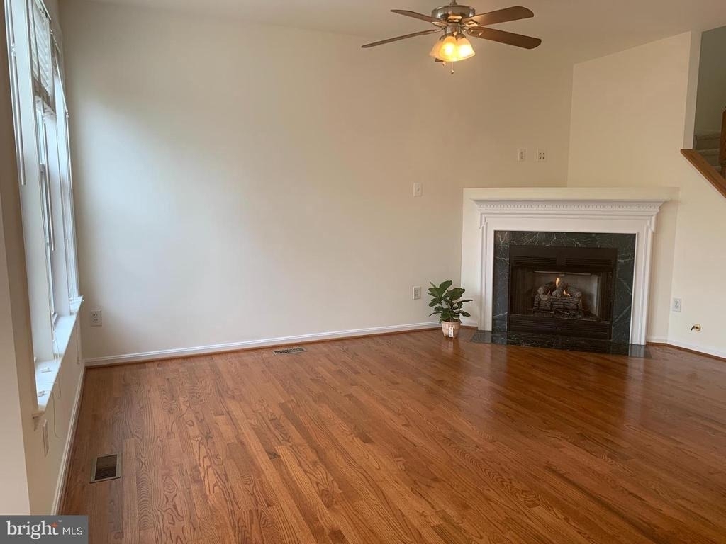 20924 Duryea Terrace - Photo 9