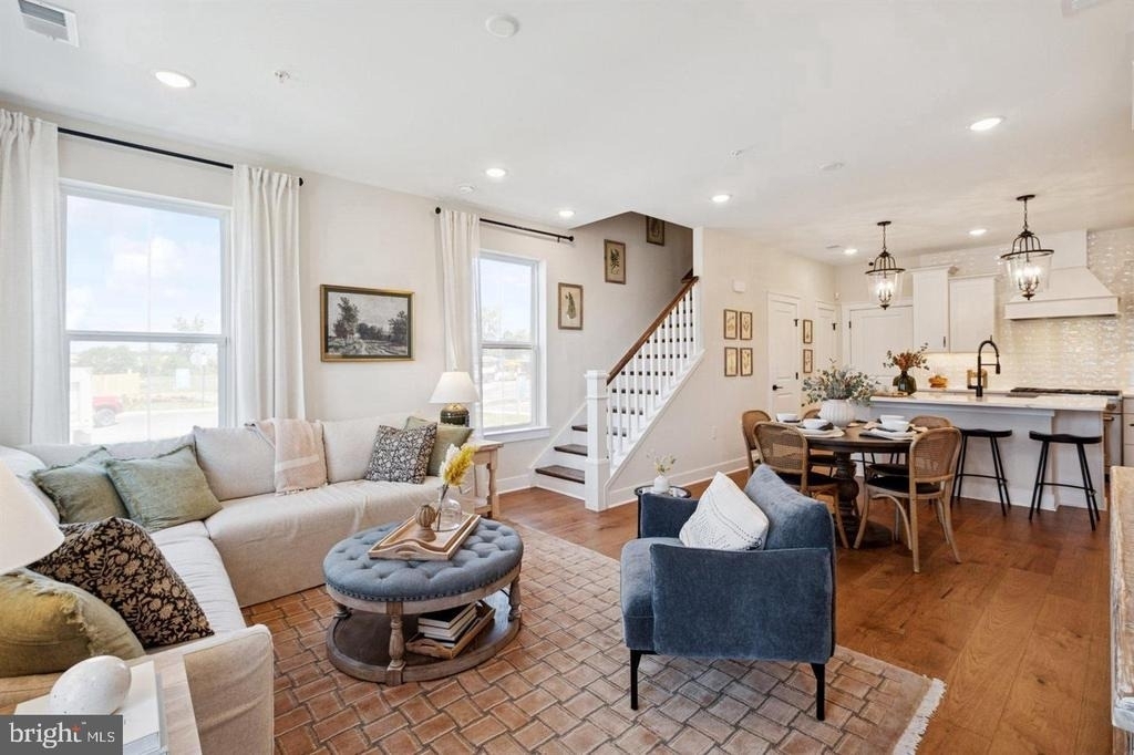 14956 Deco Circle - Photo 1
