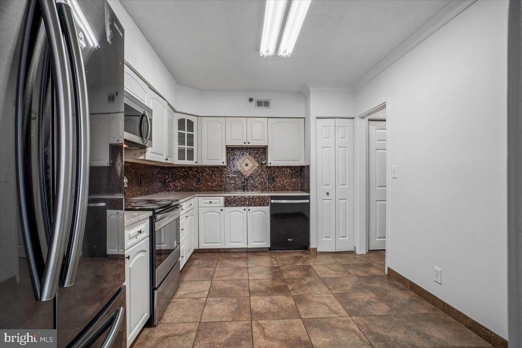 5501 Seminary Road - Photo 8