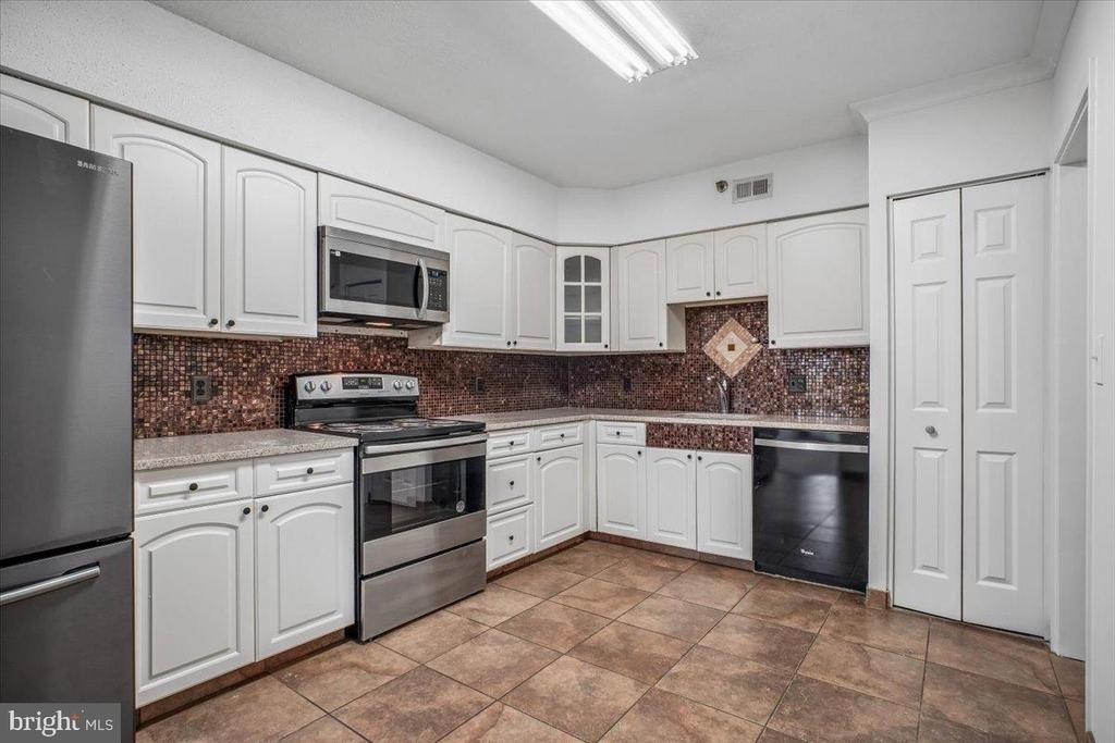 5501 Seminary Road - Photo 7