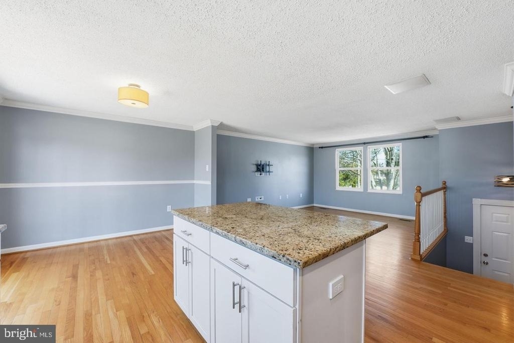 7916 Frye Road - Photo 4