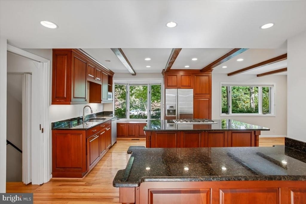 6717 Weaver Avenue - Photo 12
