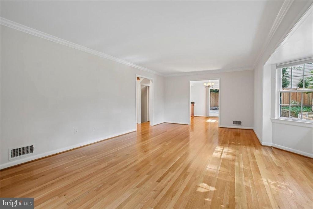 6717 Weaver Avenue - Photo 7