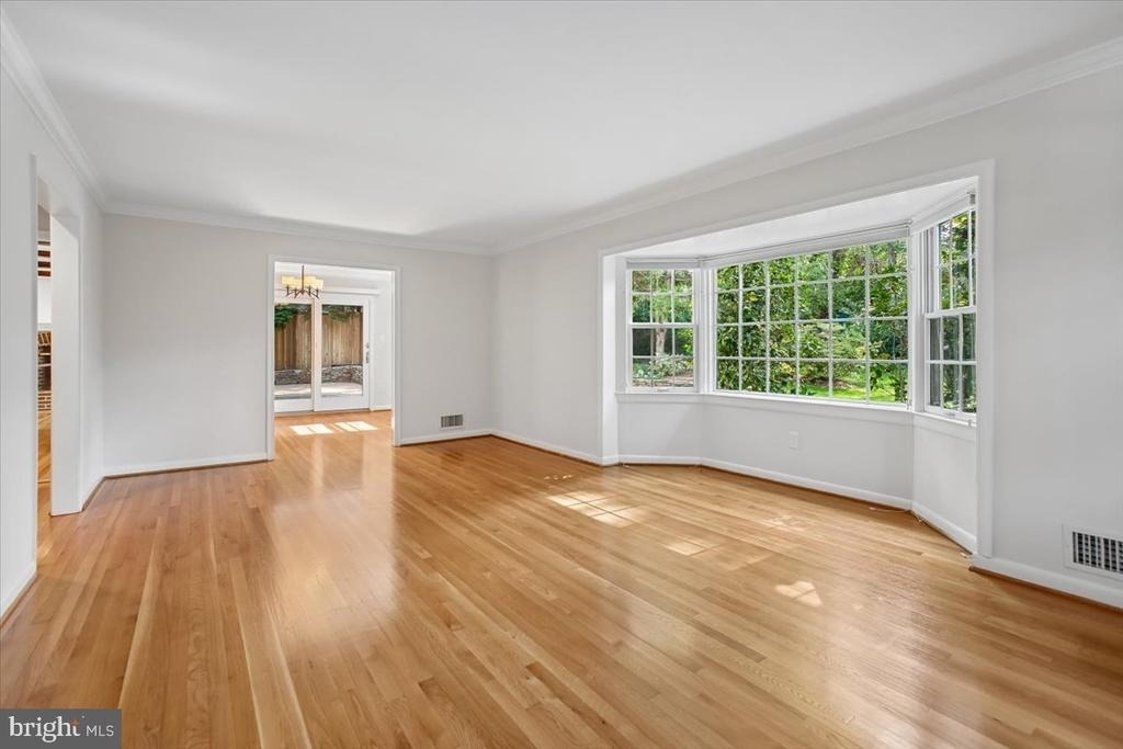 6717 Weaver Avenue - Photo 6