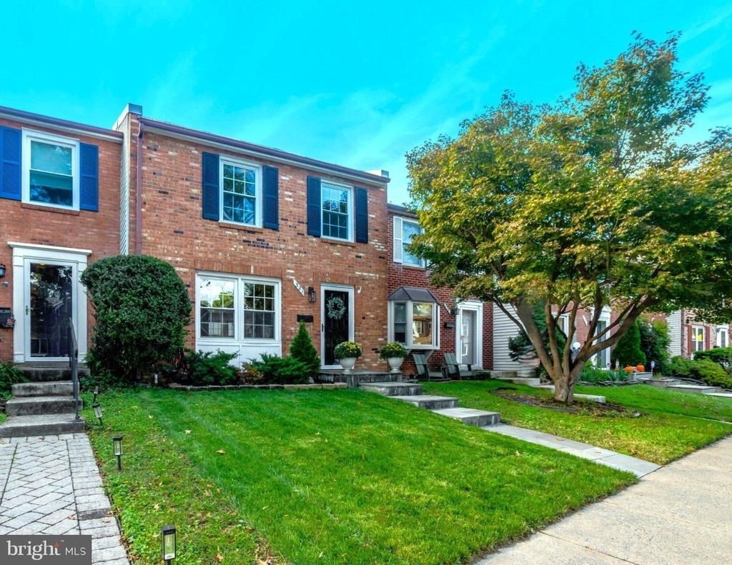 321 Gundry - Photo 0