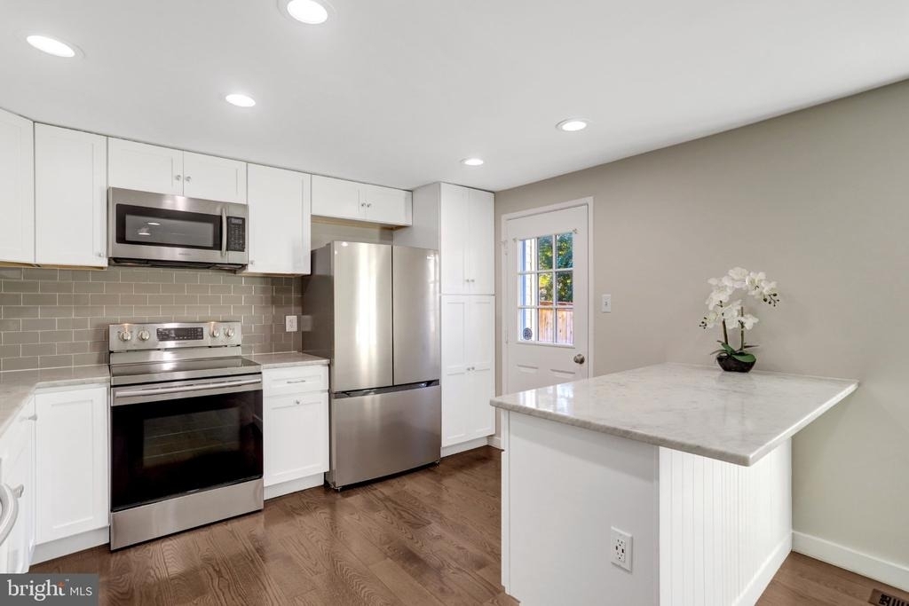 321 Gundry - Photo 3