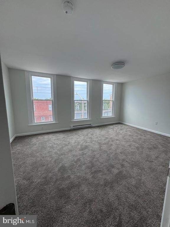 668 E Market Street - Photo 3