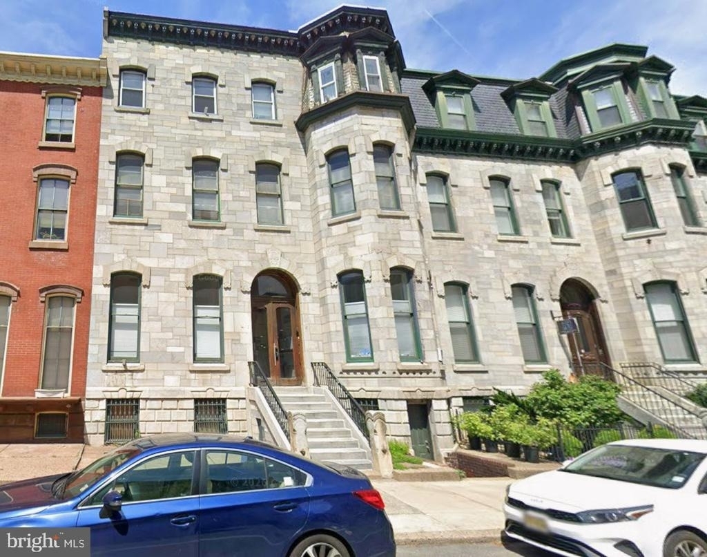 1905 Spring Garden Street - Photo 0