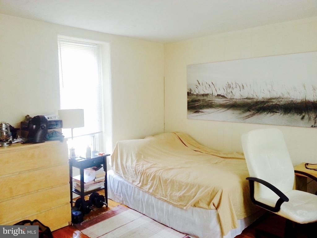 1905 Spring Garden Street - Photo 4