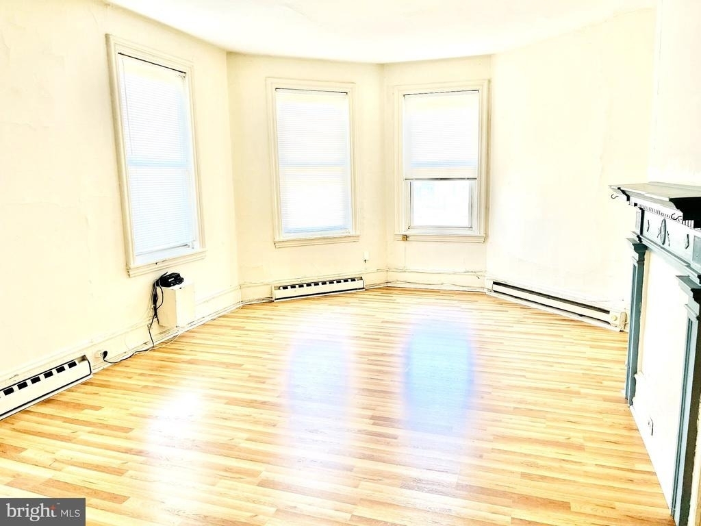 1905 Spring Garden Street - Photo 8