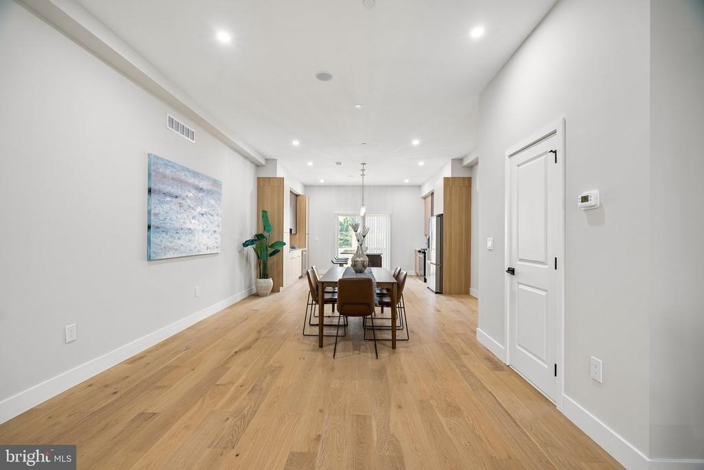 609 E Locust Avenue - Photo 7