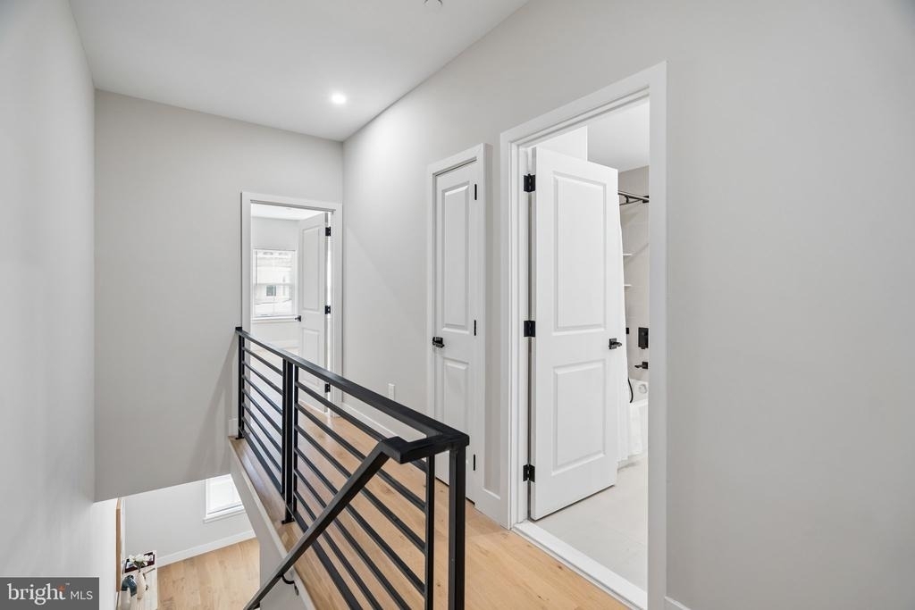 609 E Locust Avenue - Photo 19