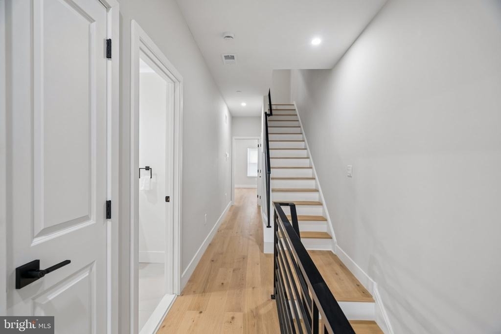 609 E Locust Avenue - Photo 18