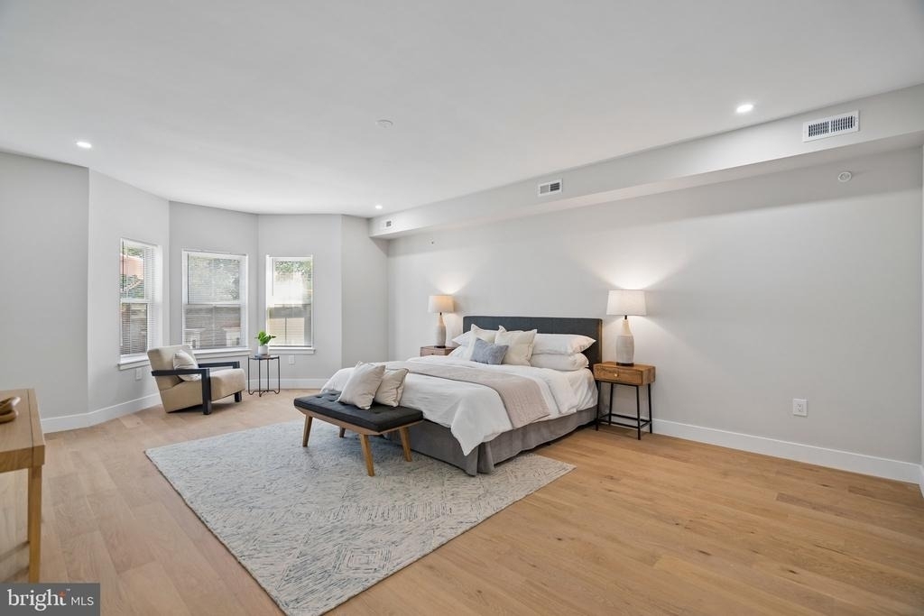 609 E Locust Avenue - Photo 38