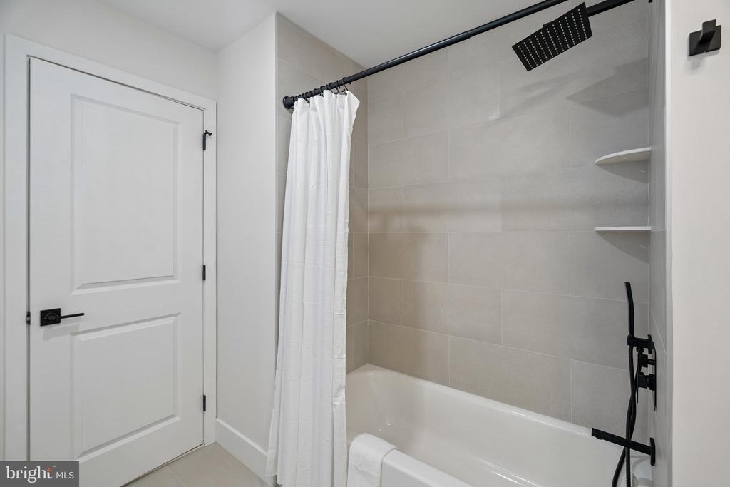 609 E Locust Avenue - Photo 27